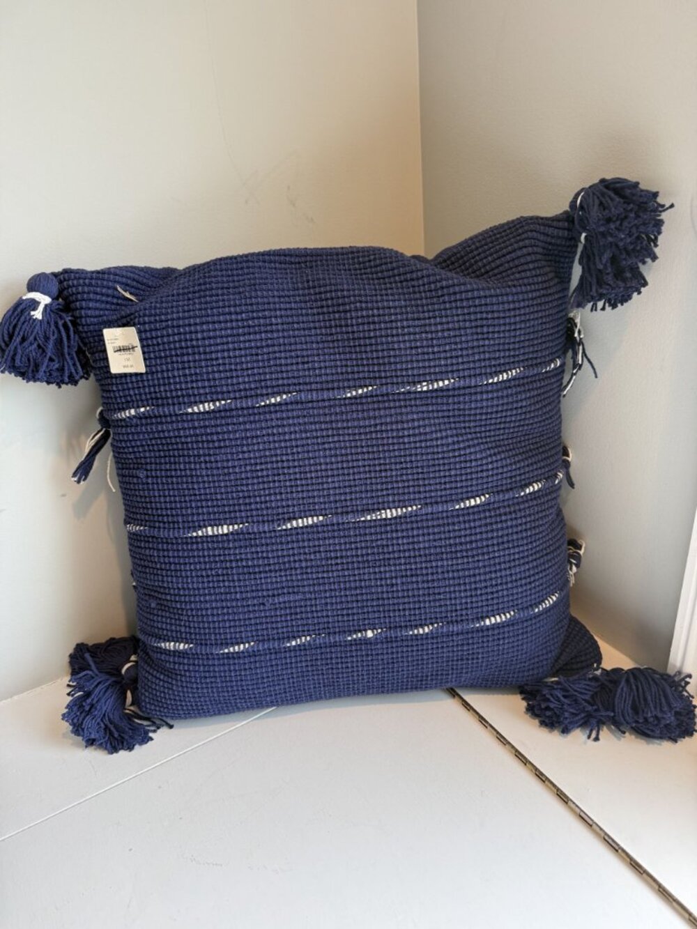 NWT Anthropologie Fabina Tasseled Home Decor Pillow Navy Blue 20 x 20 $88 [jb] - Picture 4 of 8